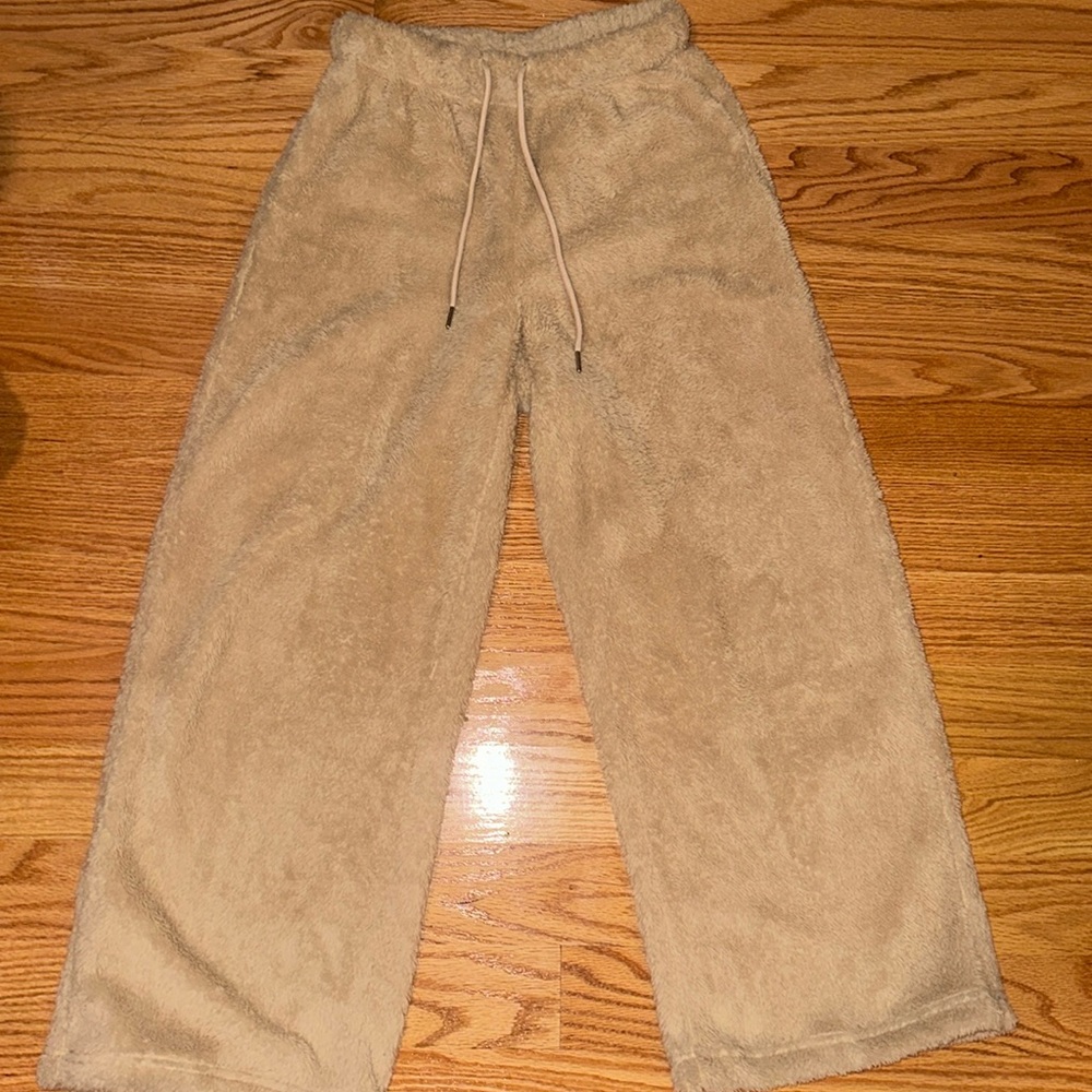 Soft Sherpa pants in size medium from SHEIN